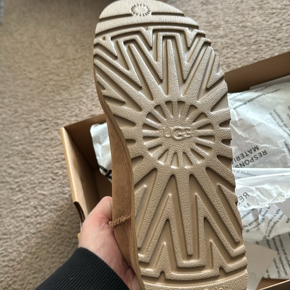 UGG classic ultra mini - Picture 3 of 4